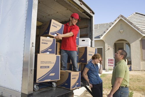 Flexible local van removal support for Sands End moves and deliveries